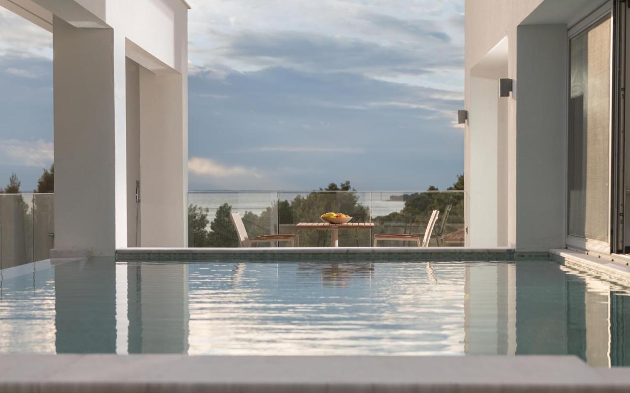 Nikiti Botanic Pool Suites Exteriör bild
