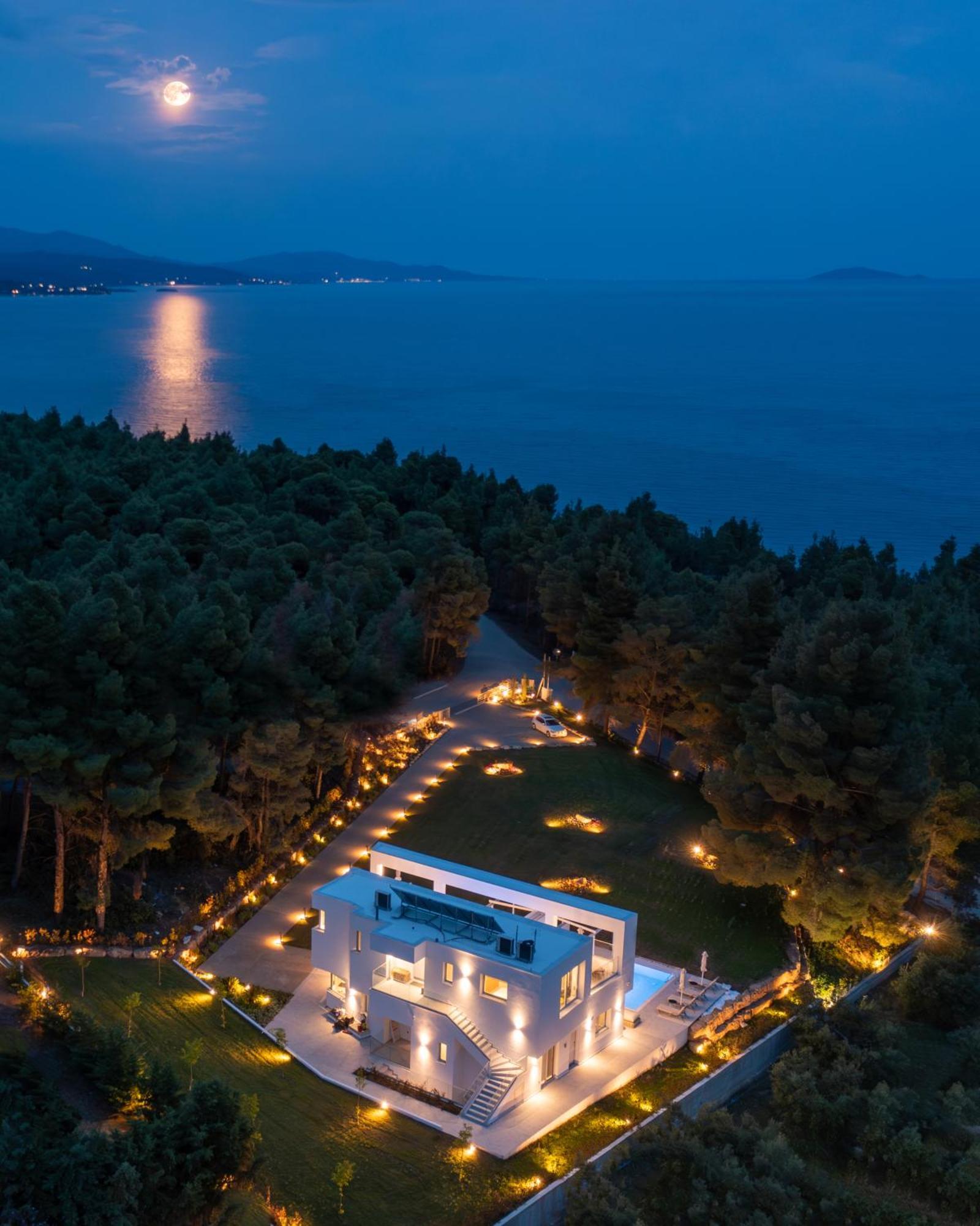 Nikiti Botanic Pool Suites Exteriör bild