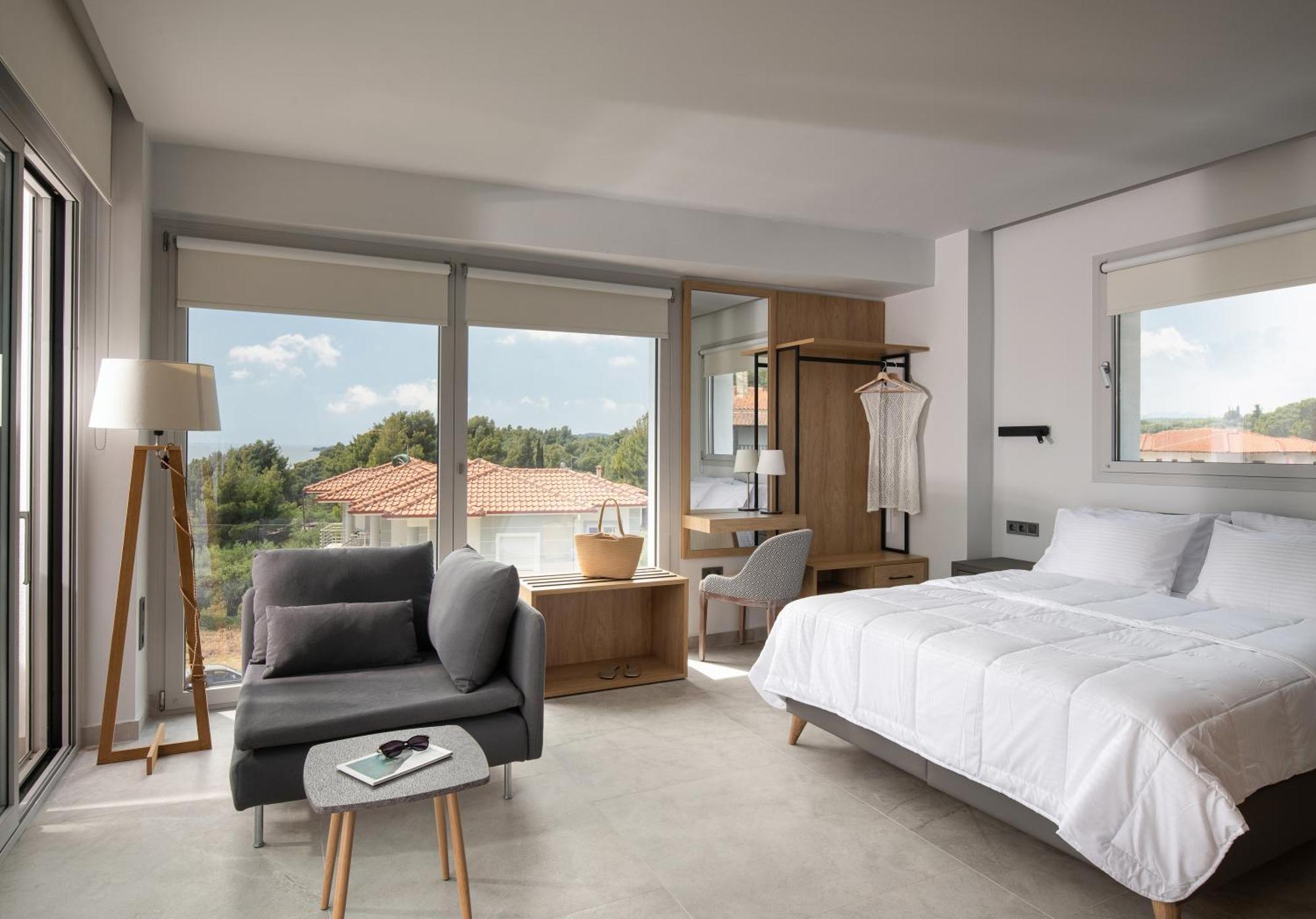 Nikiti Botanic Pool Suites Exteriör bild